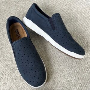 Like New Earth Brand Nel Slip-On Flats / Sneakers
Size 11